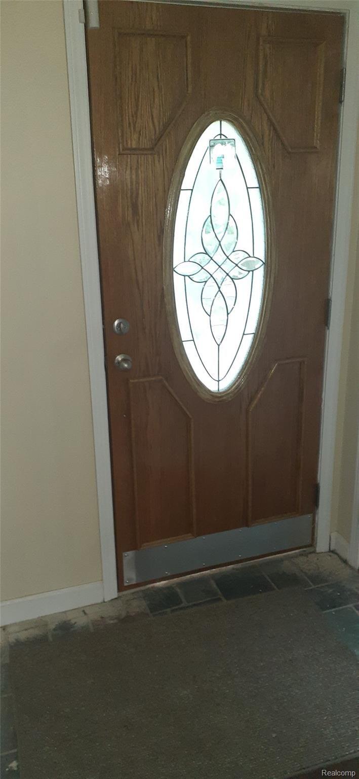 20115 Lichfield Road Detroit, MI 48221 - Photo 11 of 27 LICHFIELD FRONT DOOR.jpg