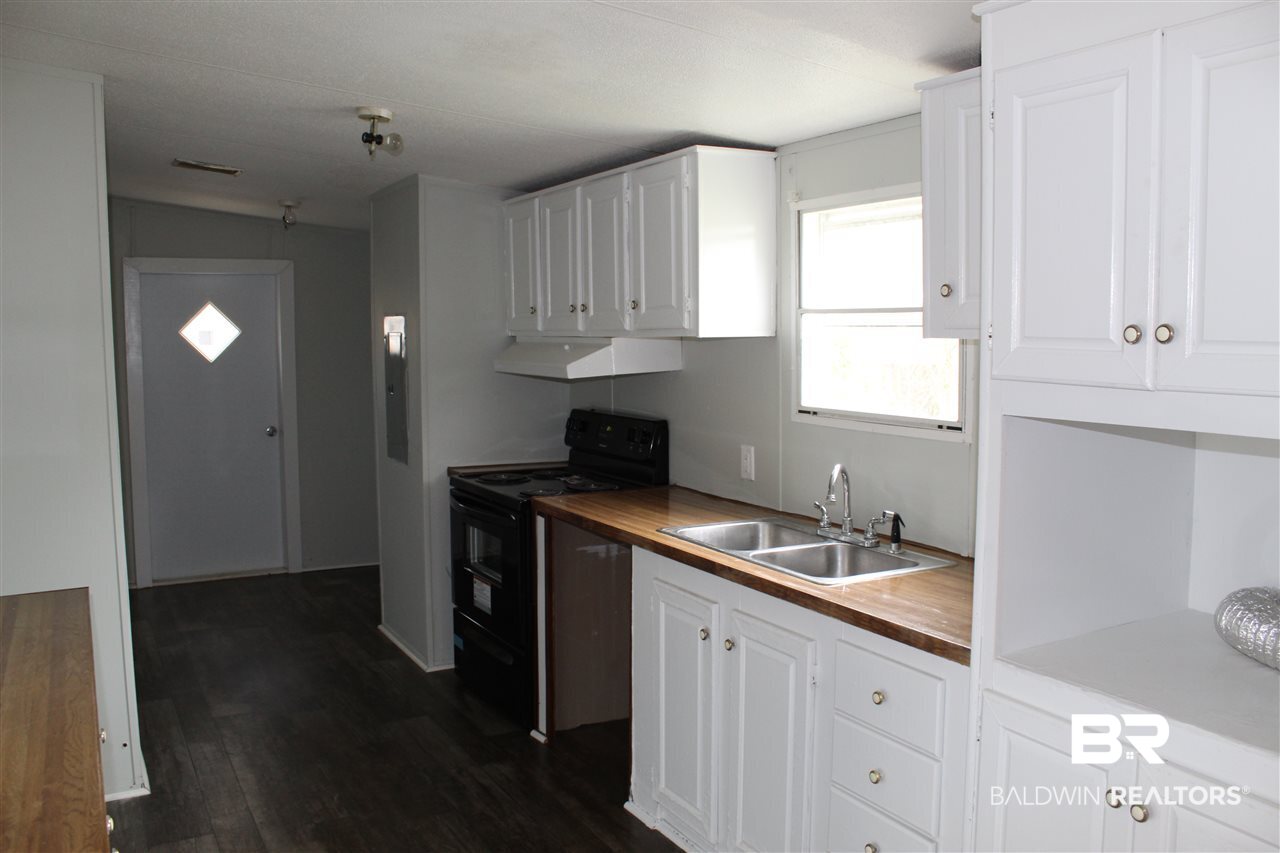 16396 Opal Court Loxley, AL 36551 - Photo 12 of 14 Kitchen