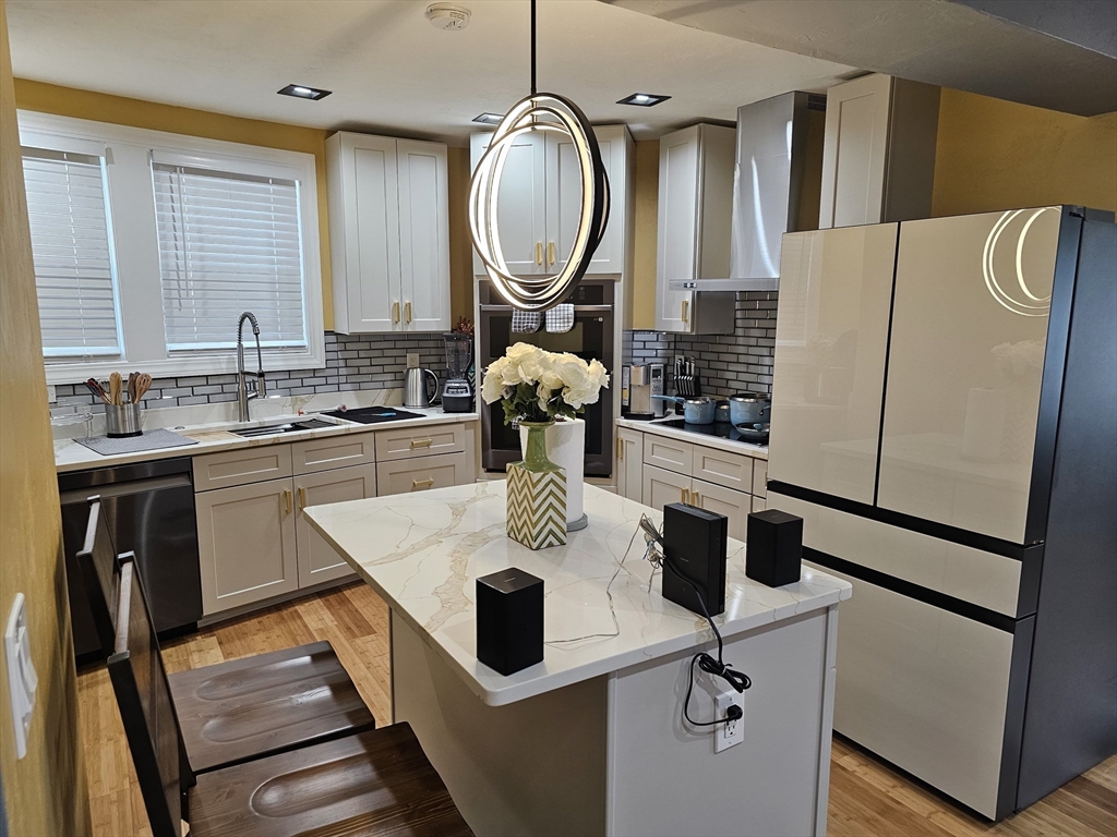 5 Scrimgeour Road Worcester, MA 01606 - Photo 4 of 40 Gallery Image 4