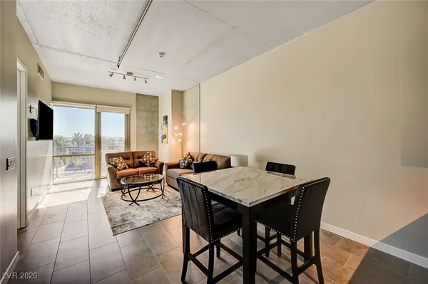 $1,744 | 353 East Bonneville Avenue, Unit 439, Las Vegas, NV 89101