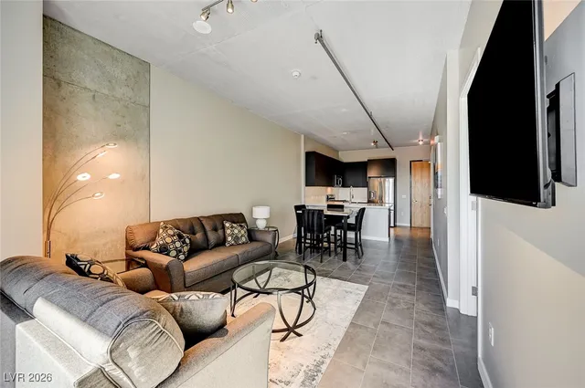 $1,794 | 353 East Bonneville Avenue, Unit 439, Las Vegas, NV 89101