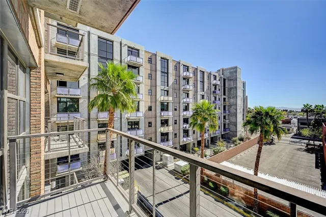 $1,794 | 353 East Bonneville Avenue, Unit 439, Las Vegas, NV 89101