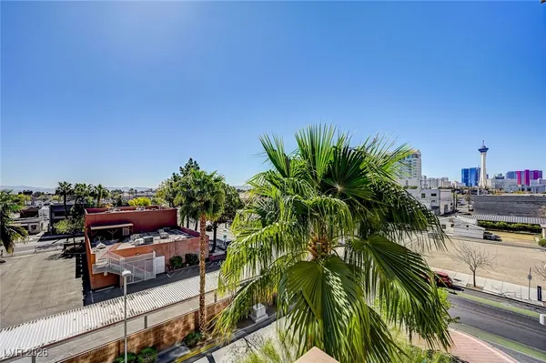 $1,744 | 353 East Bonneville Avenue, Unit 439, Las Vegas, NV 89101