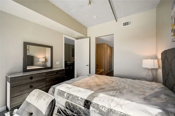 $1,744 | 353 East Bonneville Avenue, Unit 439, Las Vegas, NV 89101