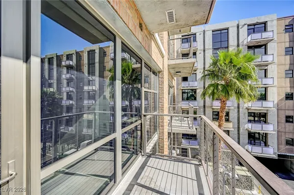 $1,744 | 353 East Bonneville Avenue, Unit 439, Las Vegas, NV 89101