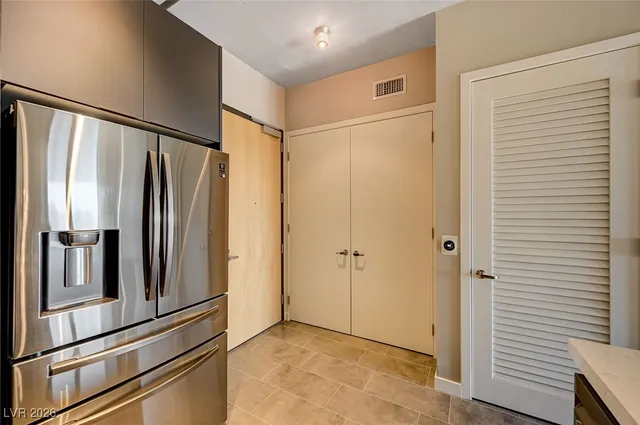 $1,794 | 353 East Bonneville Avenue, Unit 439, Las Vegas, NV 89101