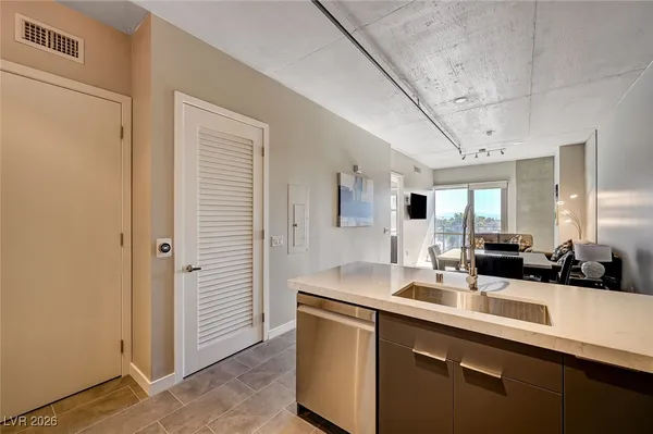 $1,744 | 353 East Bonneville Avenue, Unit 439, Las Vegas, NV 89101