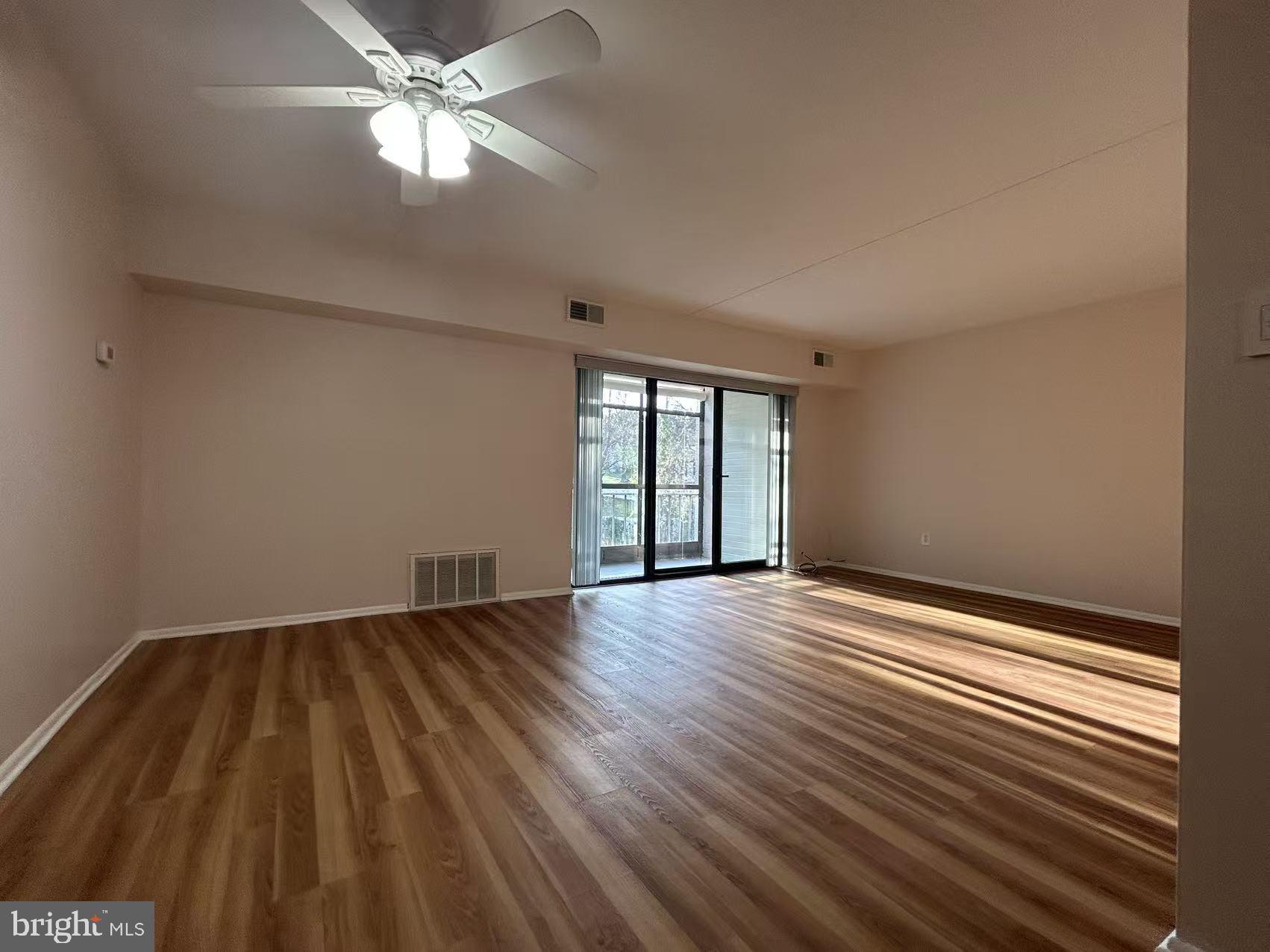 84 Welsh Tract Road Newark, DE 19713 - Photo 2 of 8 Spacious room with natural light.