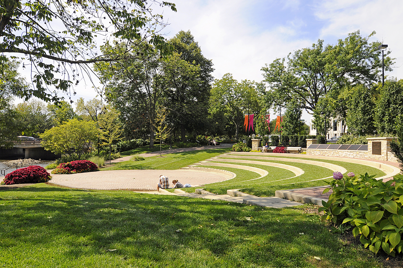 471 River Bend Road, Unit 103 Naperville, IL 60540 - Photo 28 of 29 a view of a house with swimming pool and yard