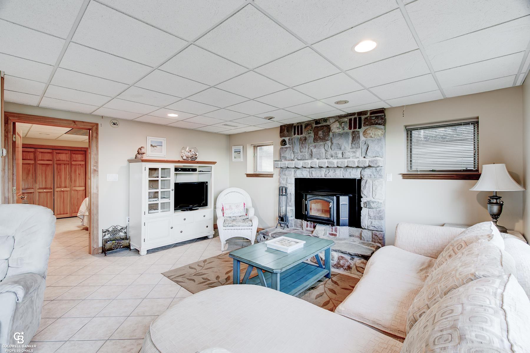 3864 North Lakeshore Road Deckerville, MI 48427 - Photo 59 of 88 50107318-58.JPG