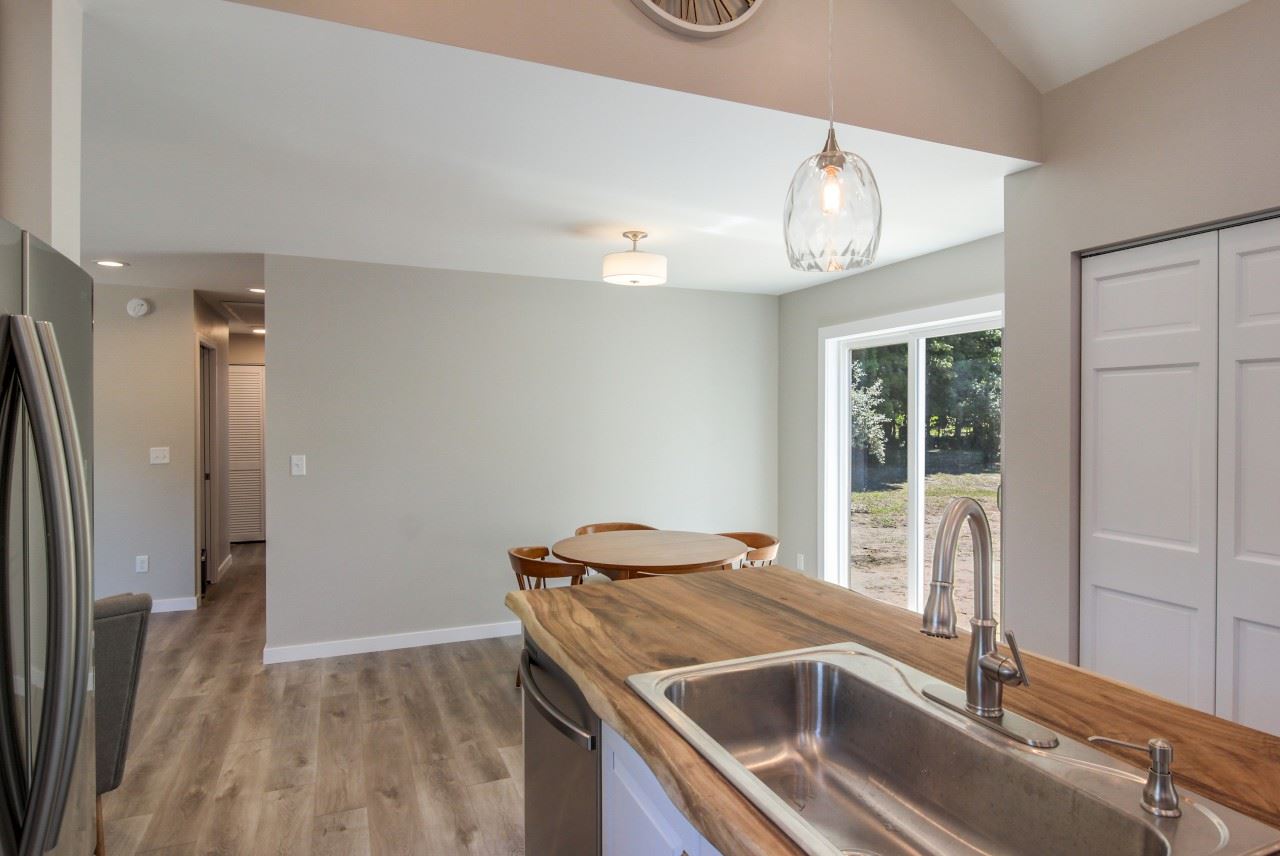13177 Cinder Road Beulah, MI 49617 - Photo 5 of 23 1878815-4.JPG