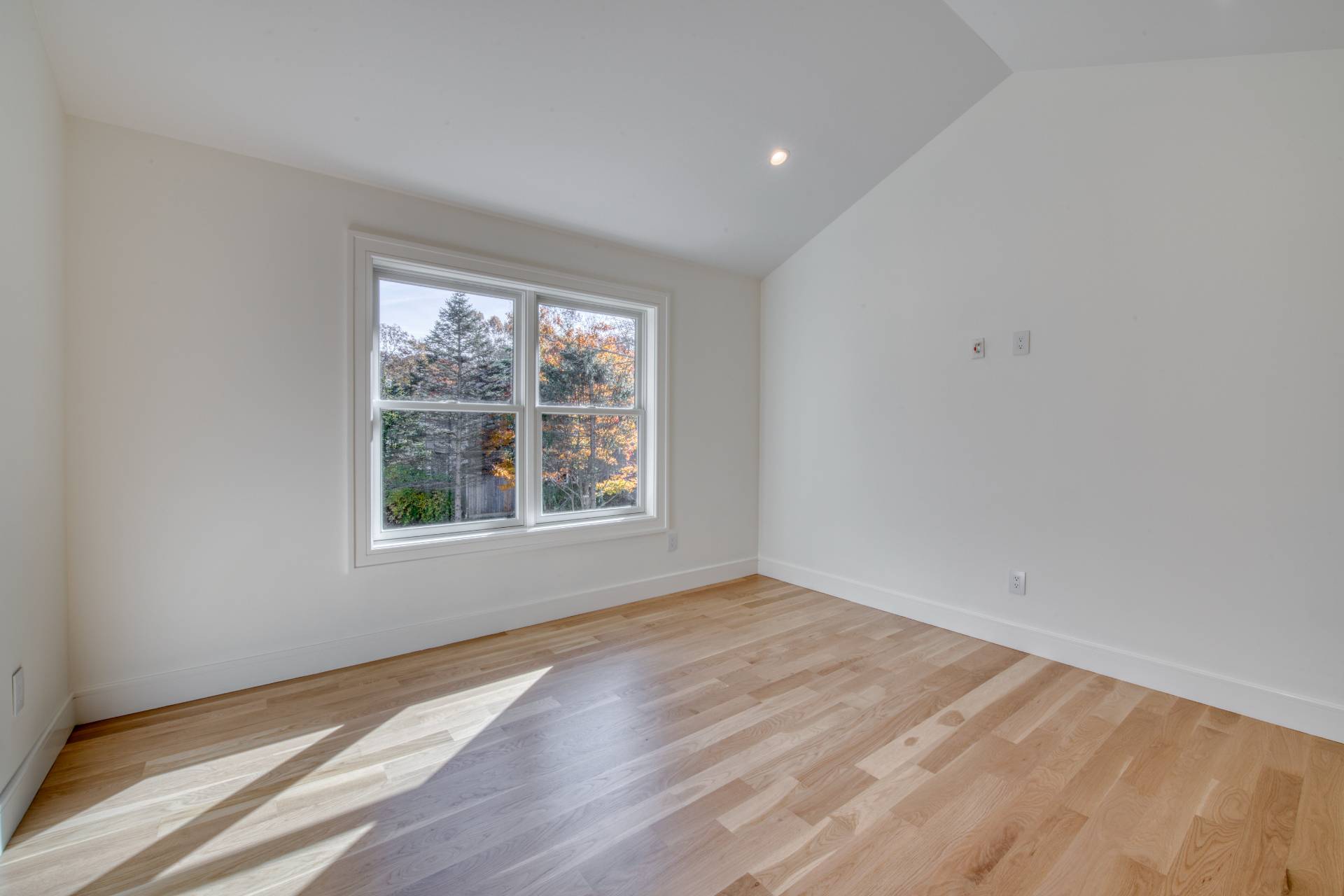 8 3rd Street East Hampton, NY 11937 - Photo 16 of 37