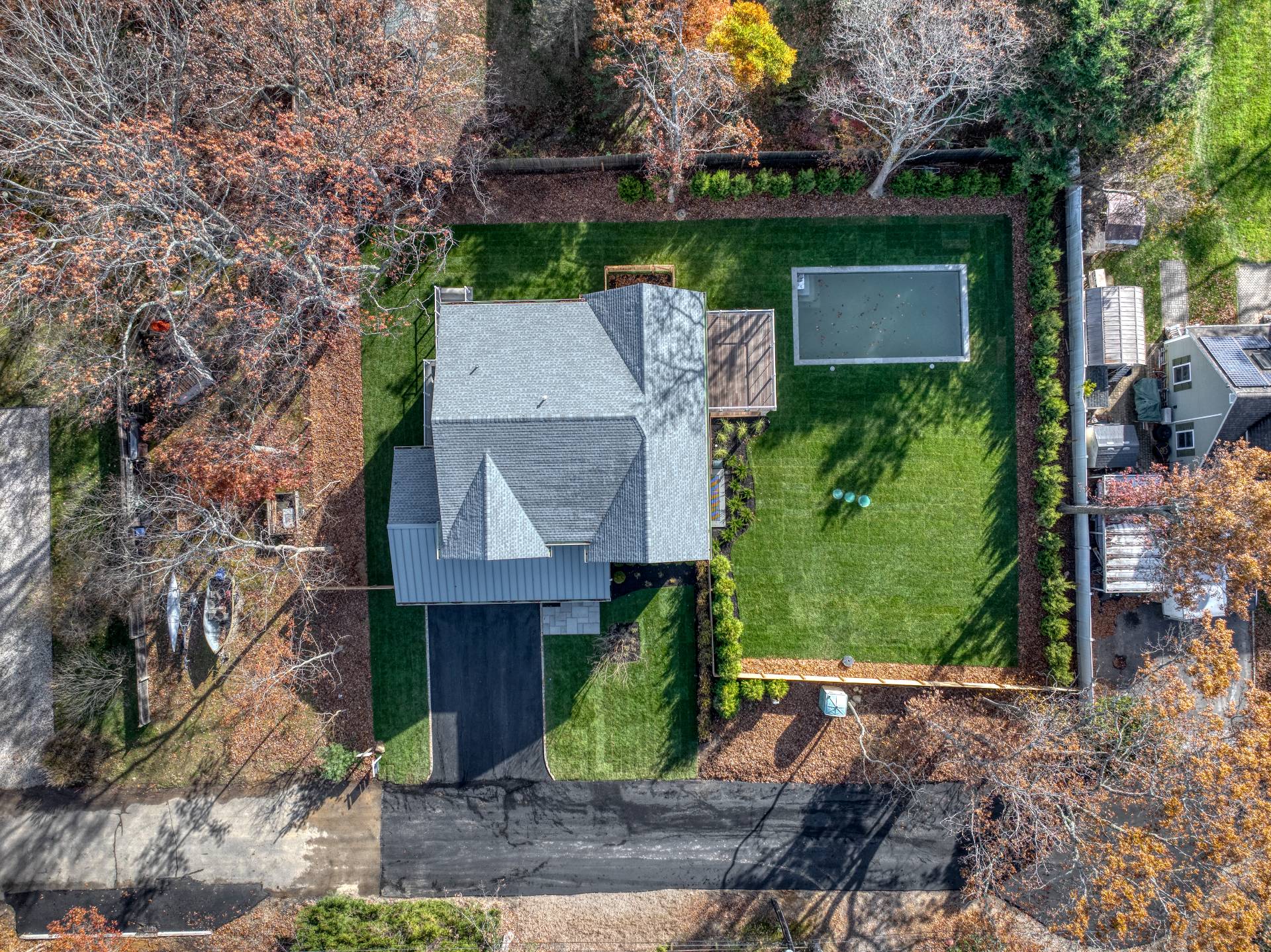 8 3rd Street East Hampton, NY 11937 - Photo 3 of 37