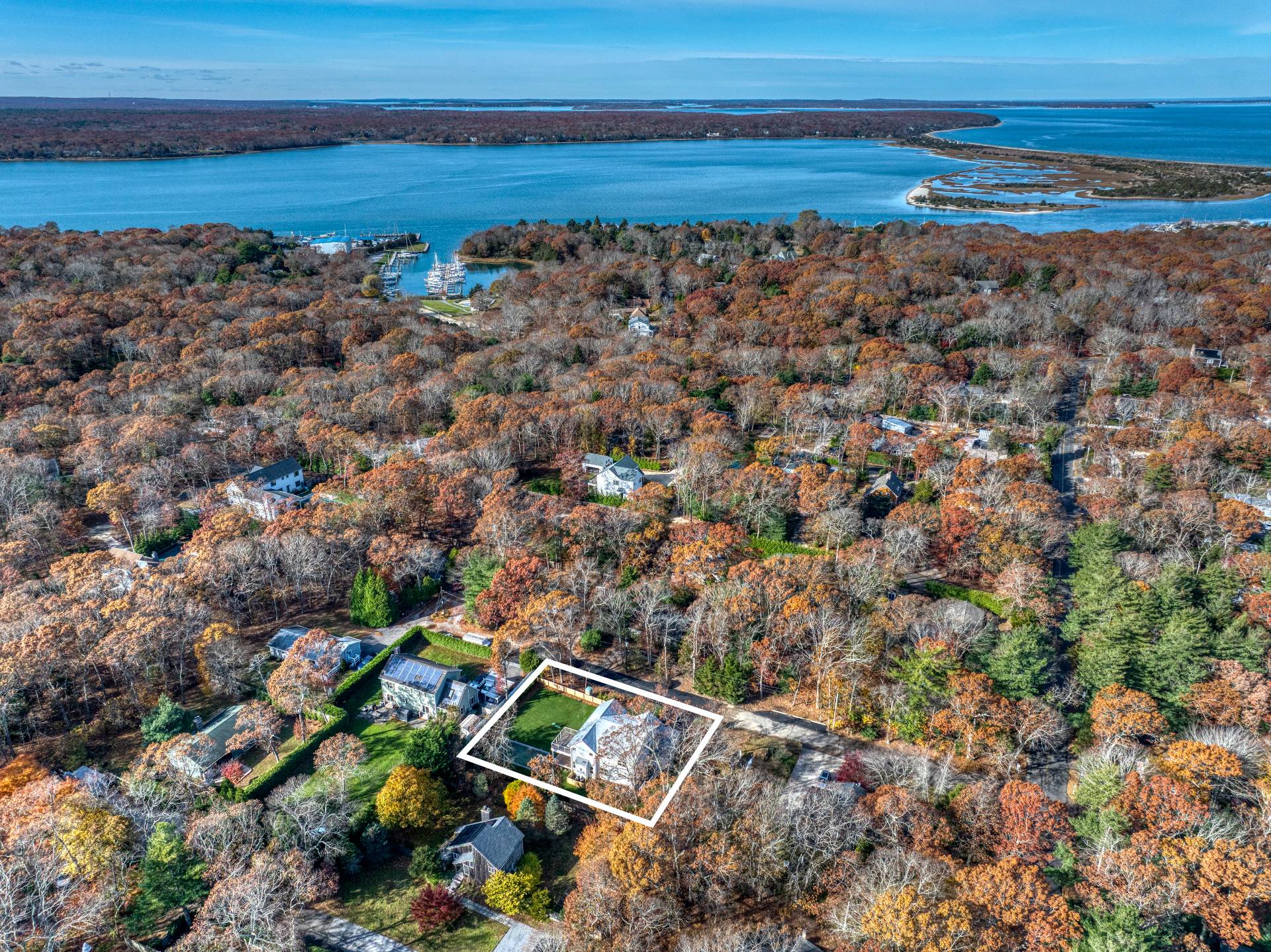 8 3rd Street East Hampton, NY 11937 - Photo 4 of 37