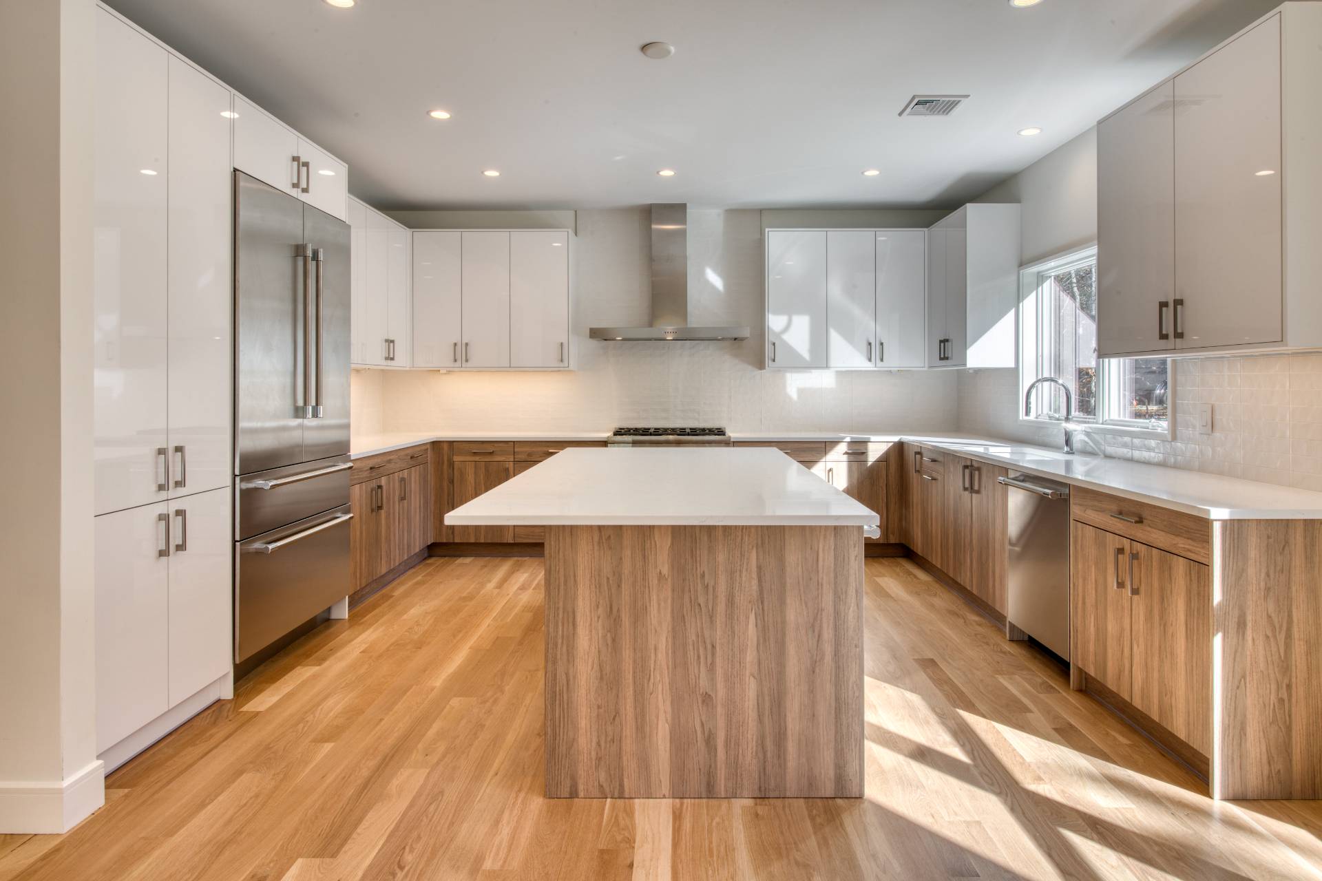 8 3rd Street East Hampton, NY 11937 - Photo 7 of 37