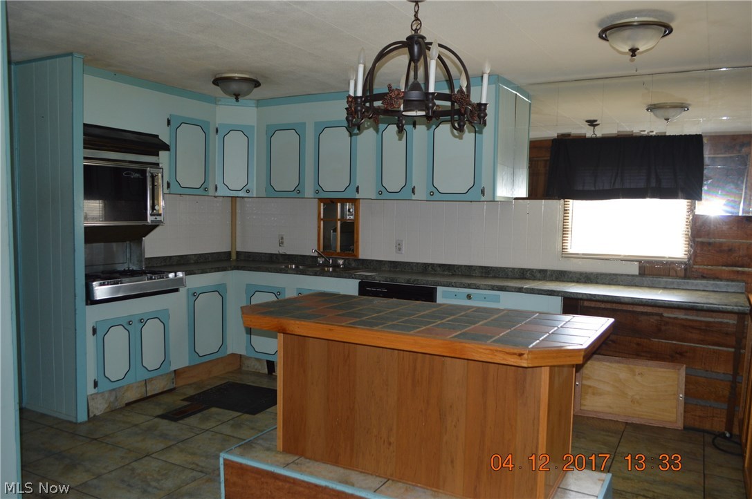 705 South Streeter Road Port Clinton, OH 43452 - Photo 4 of 14 Gallery Image 4