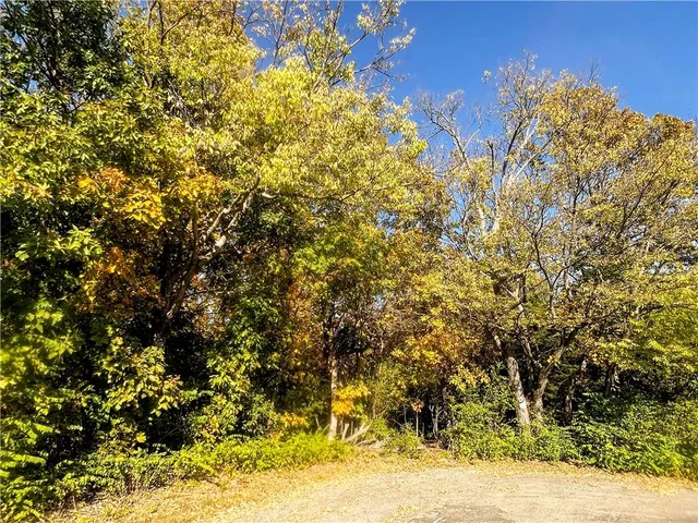 $299,000 | 0 Southeast 10th Street, Tecumseh, KS 66542