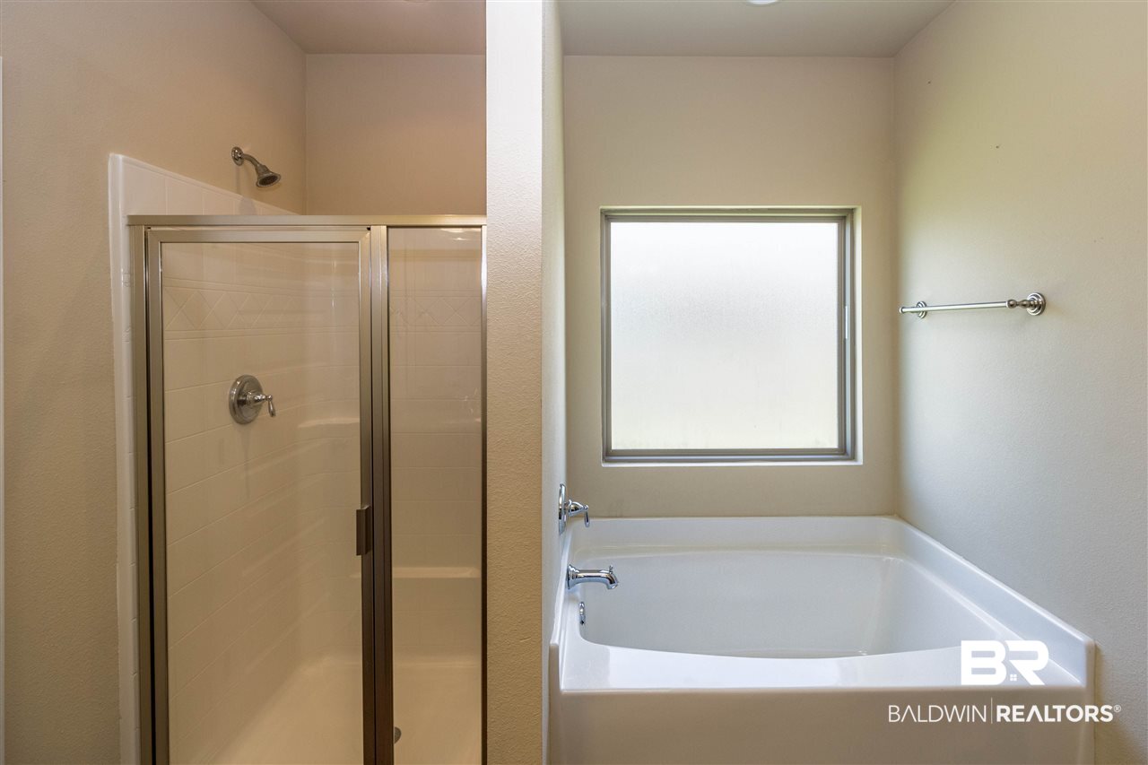 7076 Rocky Rd Loop Gulf Shores, AL 36542 - Photo 19 of 34 Master Bath