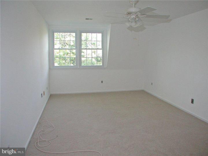 53 Haddonfield Cmns Haddonfield, NJ 08033 - Photo 6 of 12 Bedroom - Main