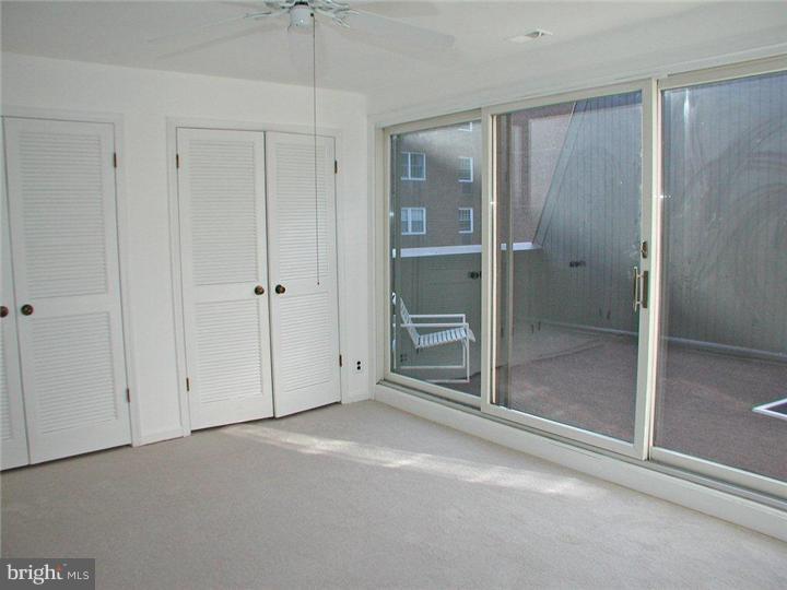 53 Haddonfield Cmns Haddonfield, NJ 08033 - Photo 10 of 12 Family Room