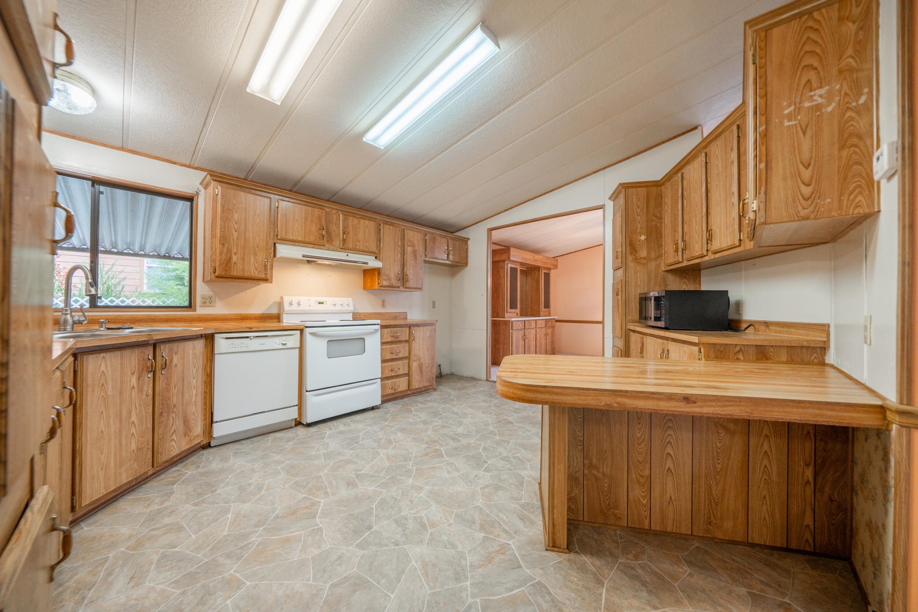 1350 Aztec Path, Unit 229 Redding, CA 96003 - Photo 13 of 34 1350 Aztec Path-20