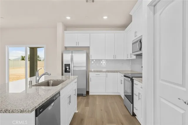 $599,900 | 22832 Saddleback Avenue, Apple Valley, CA 92307