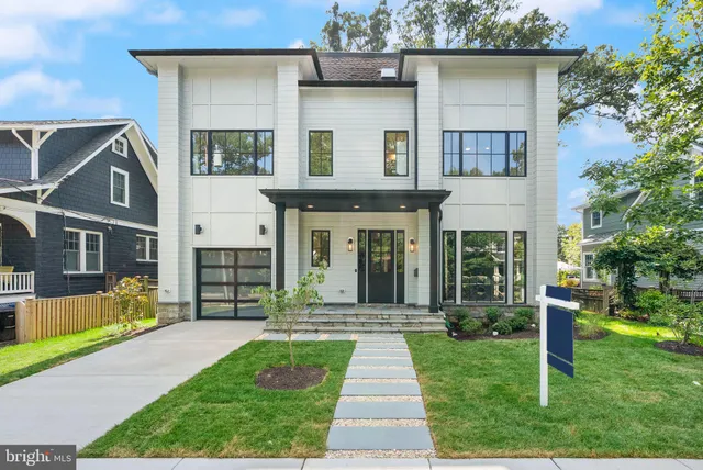 $2,745,000 | 112 North Highland Street, Arlington, VA 22201
