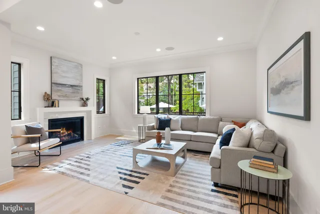 $2,745,000 | 112 North Highland Street, Arlington, VA 22201