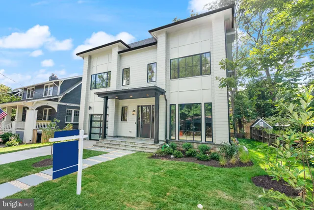 $2,745,000 | 112 North Highland Street, Arlington, VA 22201