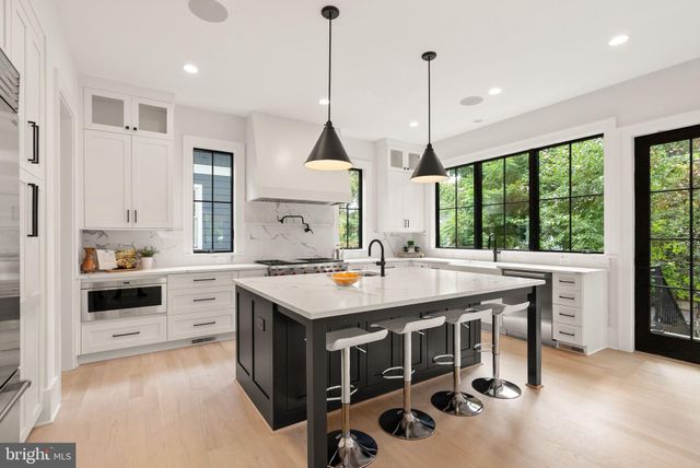 $2,745,000 | 112 North Highland Street, Arlington, VA 22201