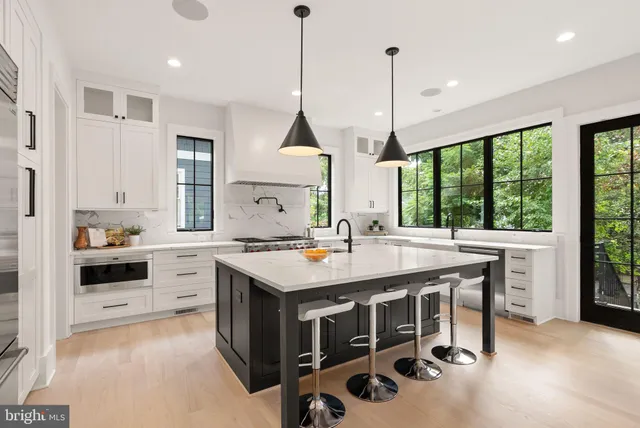 $2,745,000 | 112 North Highland Street, Arlington, VA 22201