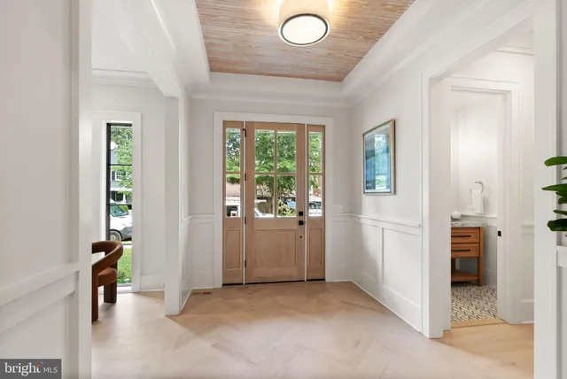 $2,745,000 | 112 North Highland Street, Arlington, VA 22201