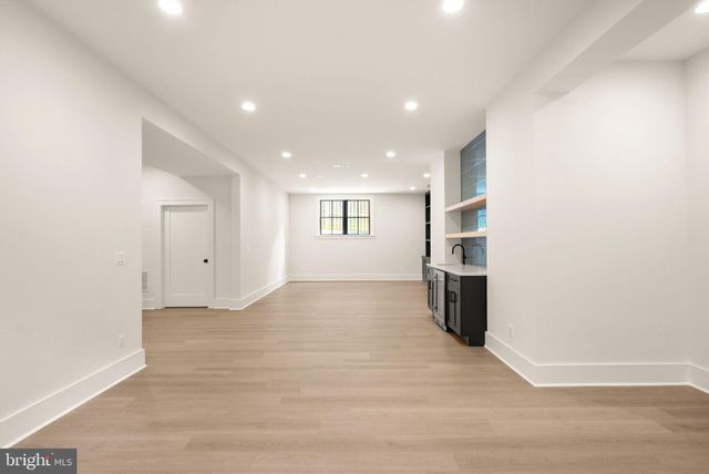 $2,745,000 | 112 North Highland Street, Arlington, VA 22201