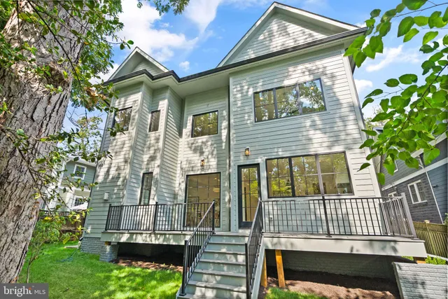 $2,745,000 | 112 North Highland Street, Arlington, VA 22201