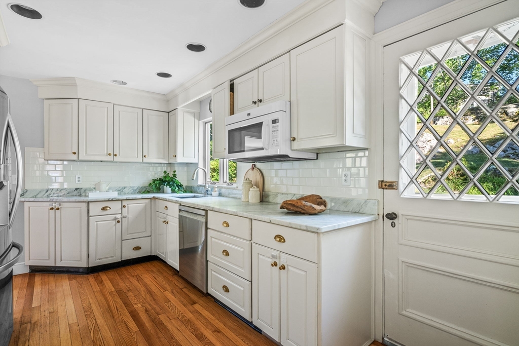 335 Puritan Road Swampscott, MA 01907 - Photo 17 of 42 Gallery Image 17