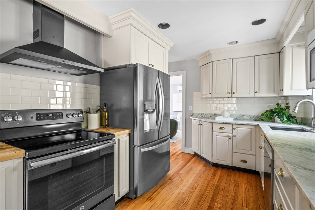 335 Puritan Road Swampscott, MA 01907 - Photo 18 of 42 Gallery Image 18