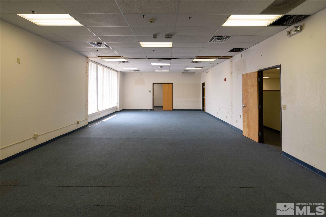 3719 North Carson Street, Unit 3719 Carson City, NV 89706 - Photo 22 of 30 an empty room with windows and closet