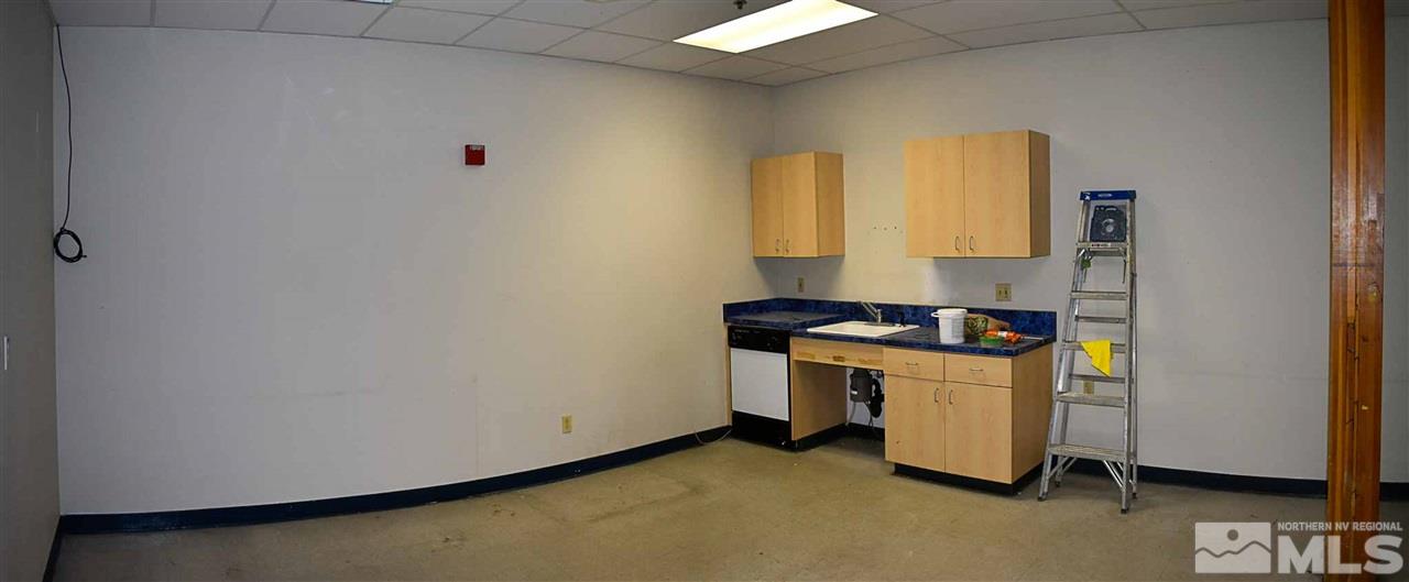 3719 North Carson Street, Unit 3719 Carson City, NV 89706 - Photo 5 of 30 a utility room with a window