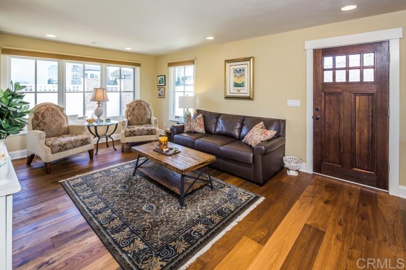 745 Neptune Avenue Encinitas, CA 92024 - Photo 3 of 25