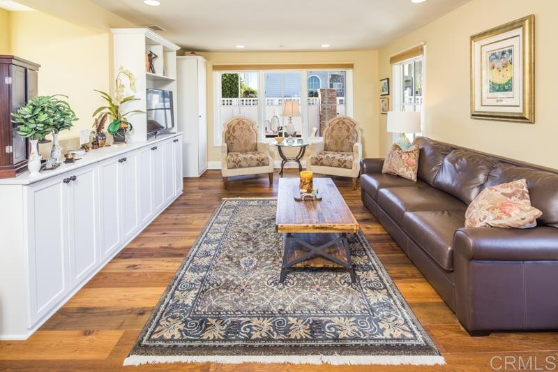 745 Neptune Avenue Encinitas, CA 92024 - Photo 4 of 25