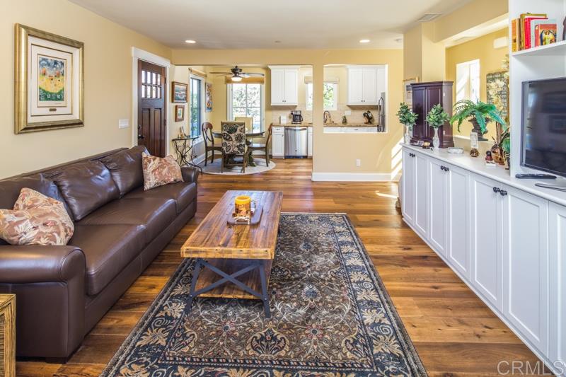 745 Neptune Avenue Encinitas, CA 92024 - Photo 6 of 25