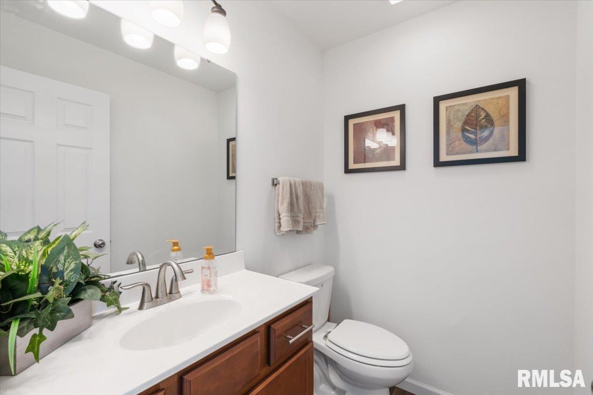 1157 Waverly Road Davenport, IA 52804 - Photo 14 of 48 Gallery Image 14