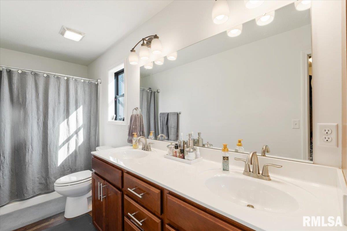 1157 Waverly Road Davenport, IA 52804 - Photo 21 of 48 Gallery Image 21