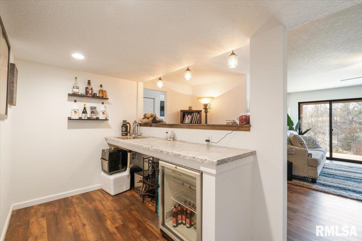 1157 Waverly Road Davenport, IA 52804 - Photo 29 of 48 Gallery Image 29