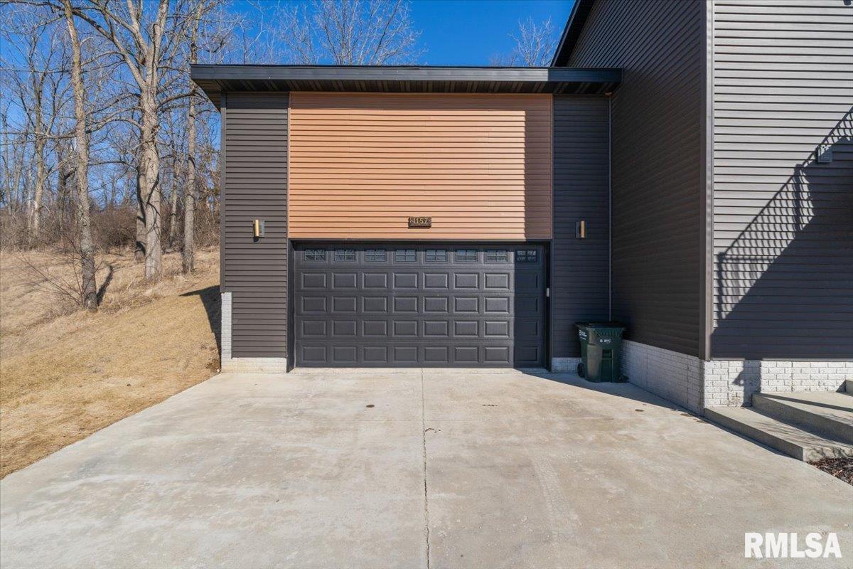 1157 Waverly Road Davenport, IA 52804 - Photo 3 of 48 Gallery Image 3
