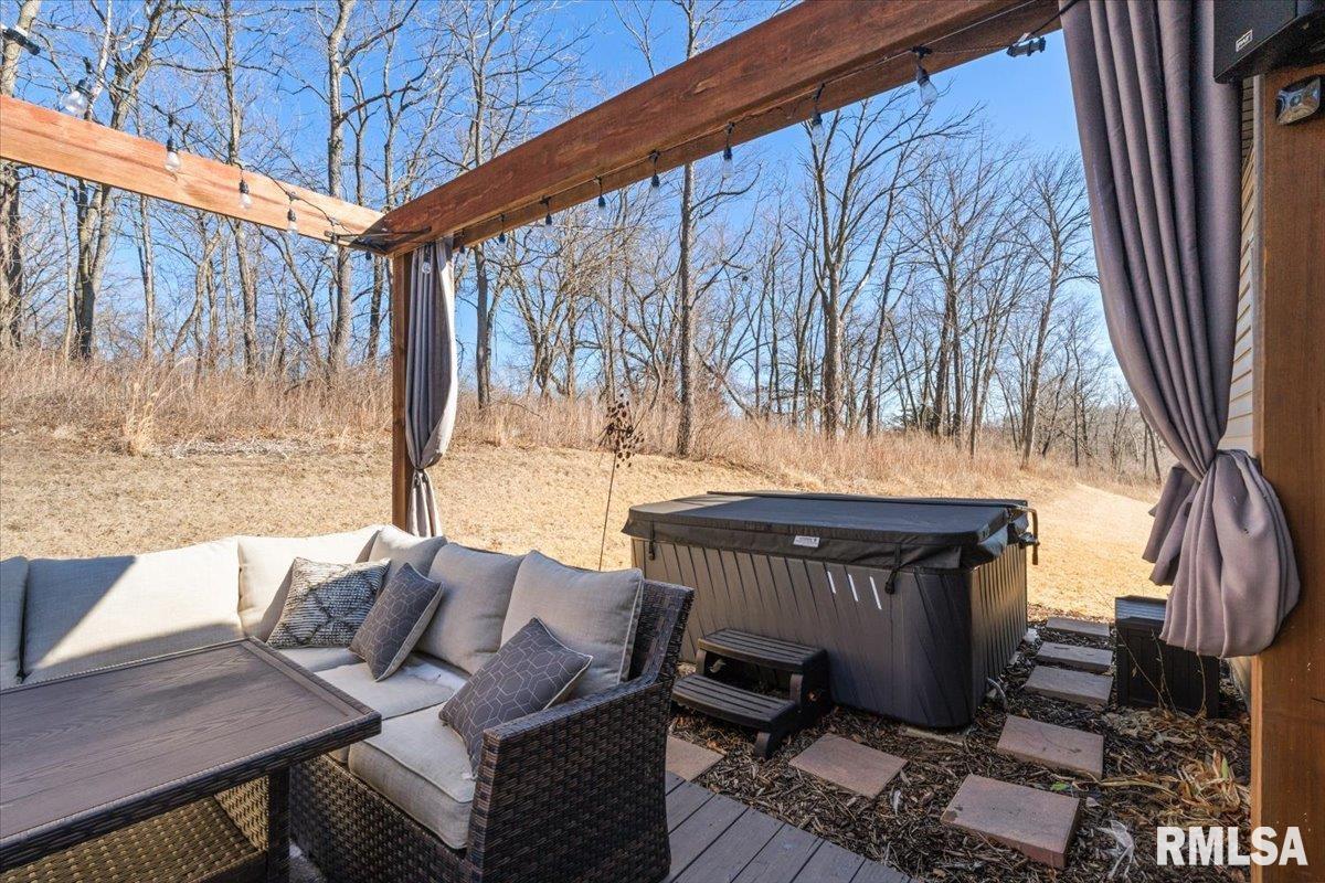 1157 Waverly Road Davenport, IA 52804 - Photo 36 of 48 Gallery Image 36