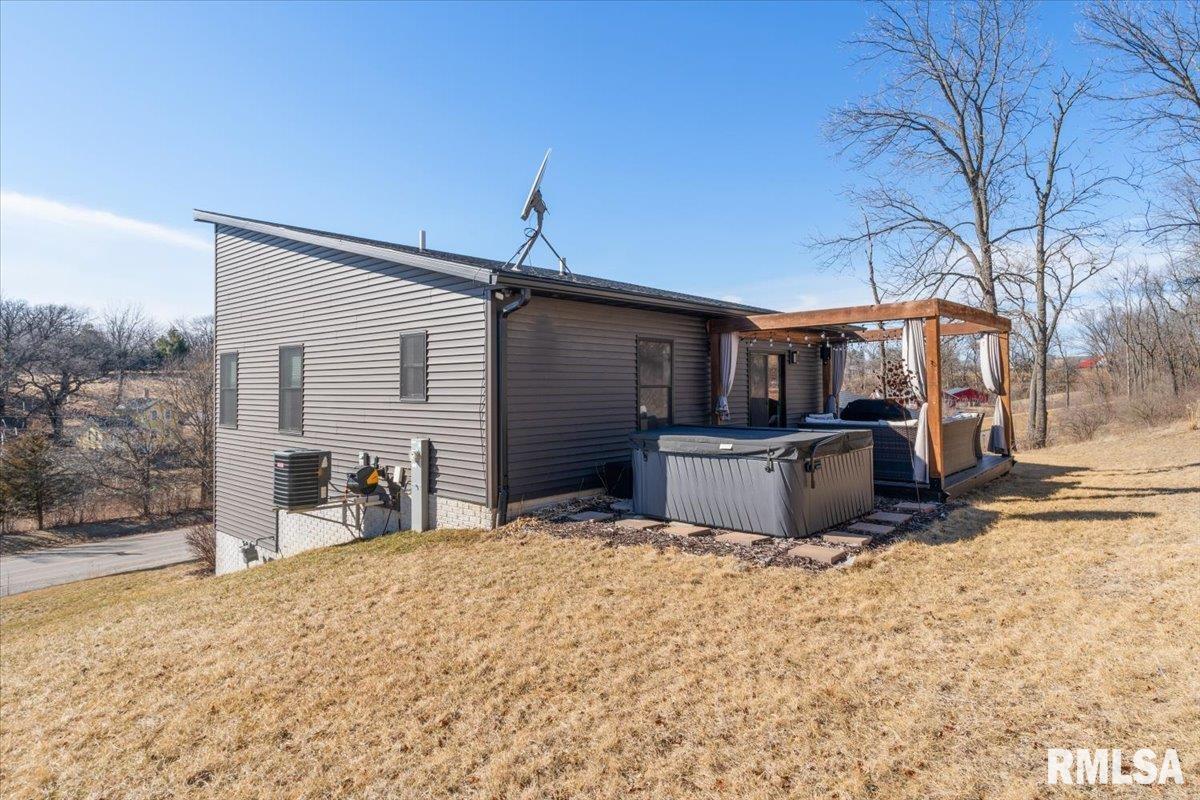 1157 Waverly Road Davenport, IA 52804 - Photo 40 of 48 Gallery Image 40