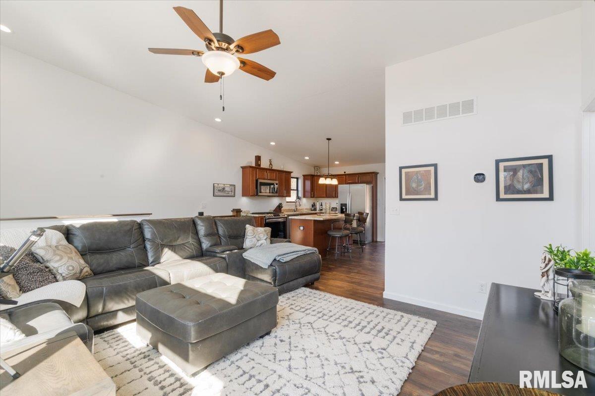 1157 Waverly Road Davenport, IA 52804 - Photo 7 of 48 Gallery Image 7