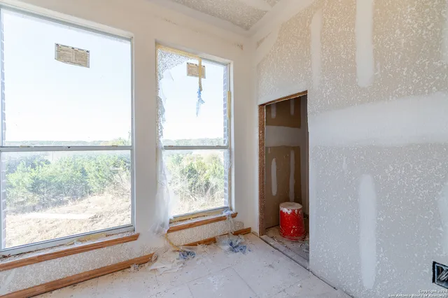 $370,000 | 989 Oil Well, Pipe Creek, TX 78063