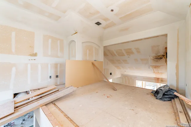 $370,000 | 989 Oil Well, Pipe Creek, TX 78063